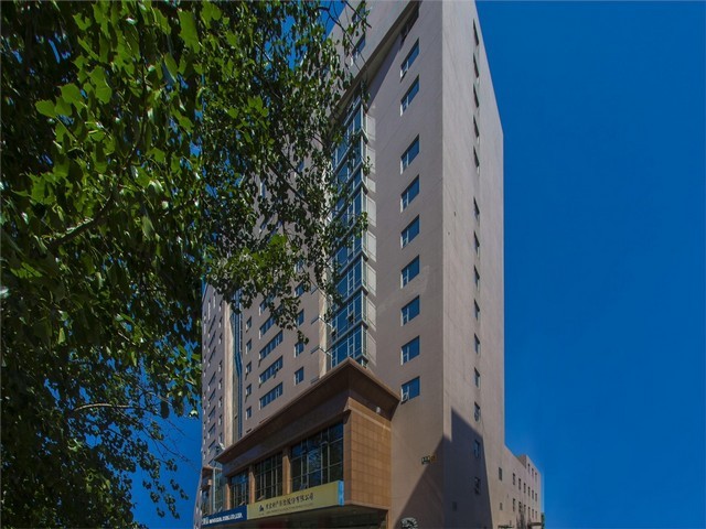 广东球场跑道地坪施工公司